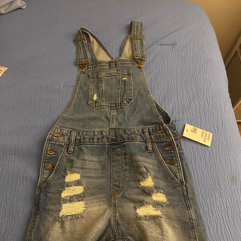 Women’s overalls size small. New with tags.